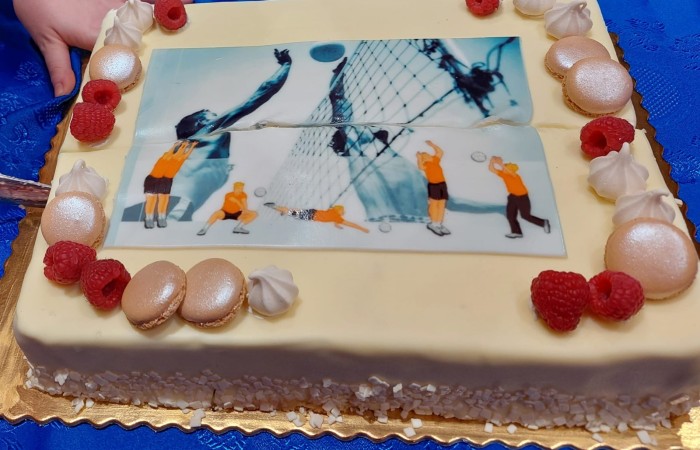 Zdjęcie białego prostokątnego toru