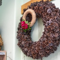 Wiszący wieniec kwiatów