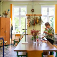 Widok pracowni florystycznej w szkole