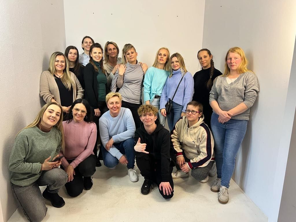 Grupowe zdjęcie uczniów.