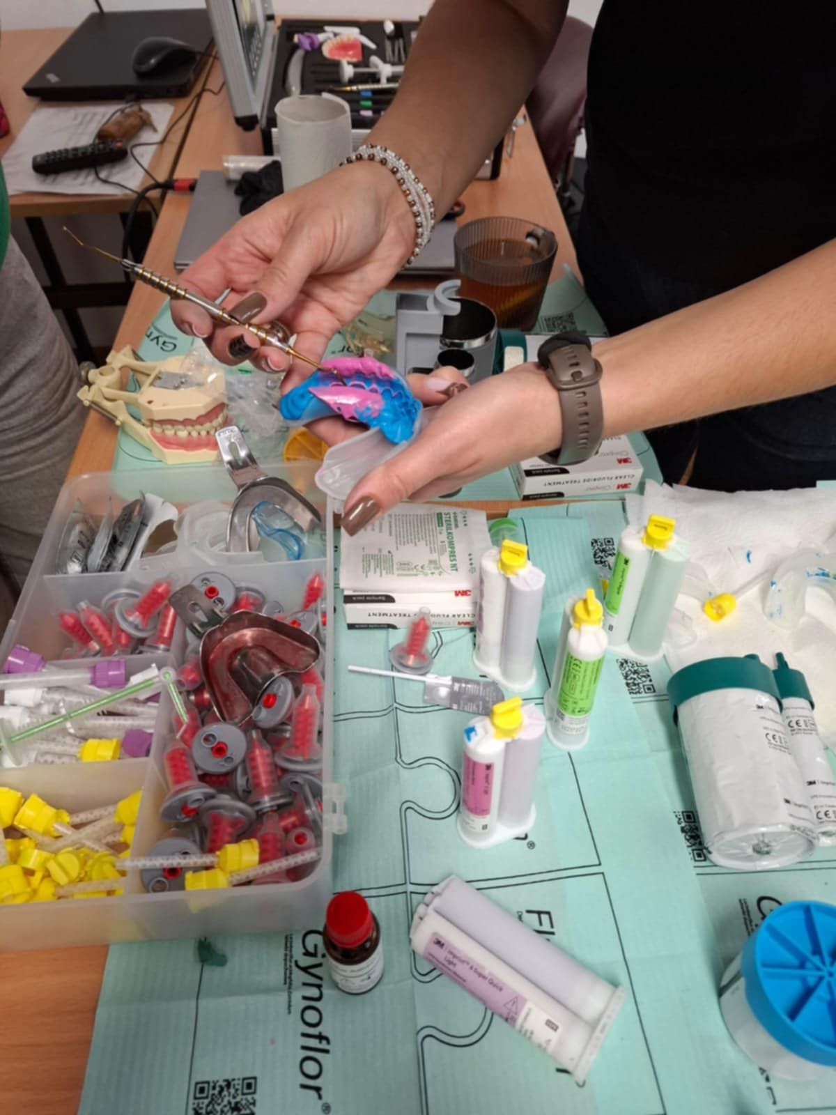 Nauka wykonywania odlewów uzębienia.